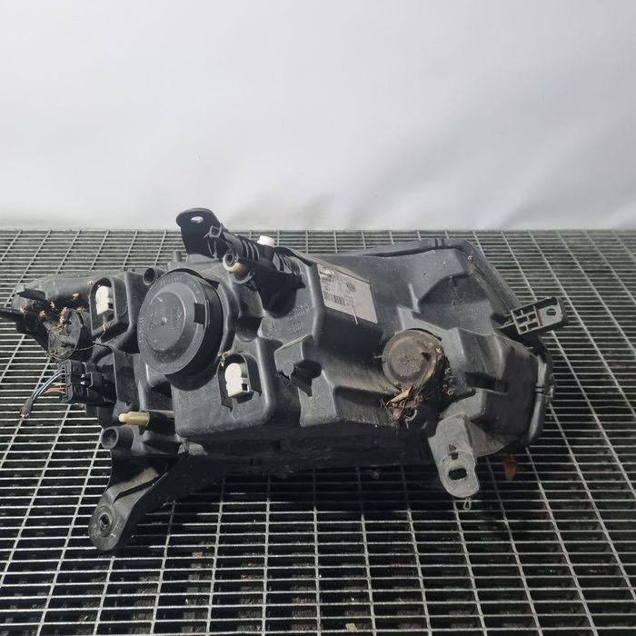 Far Stanga Dacia Sandero 2 2012 - 2016 Hatchback 4 Usi (1403) Fara xenon