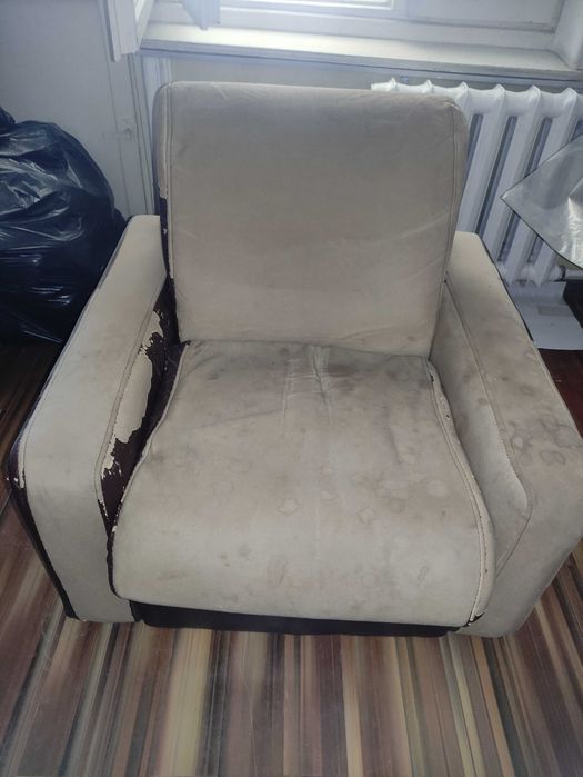 Кресло мягкое б/у