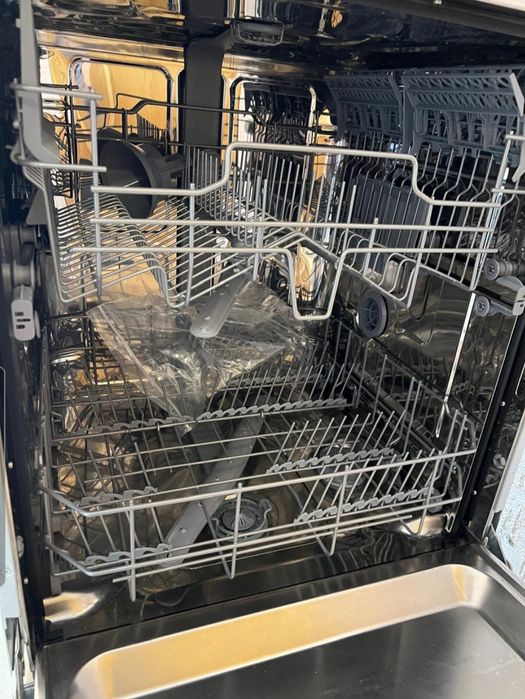 Продаётся посудомоечная машина