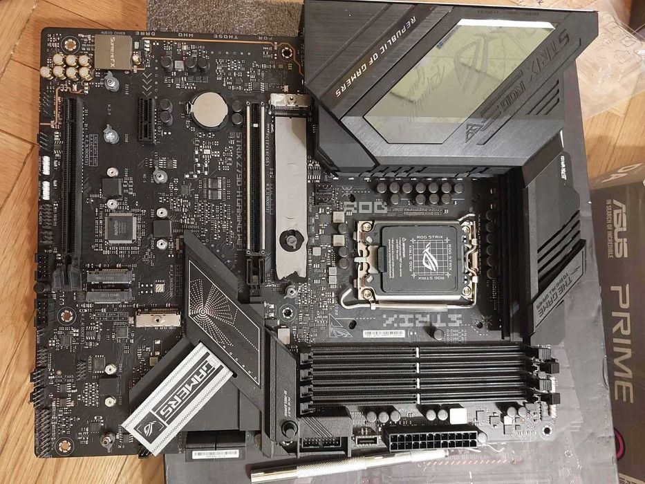 Asus Rog Strix Z790-H Gaming Wi-Fi DDR5