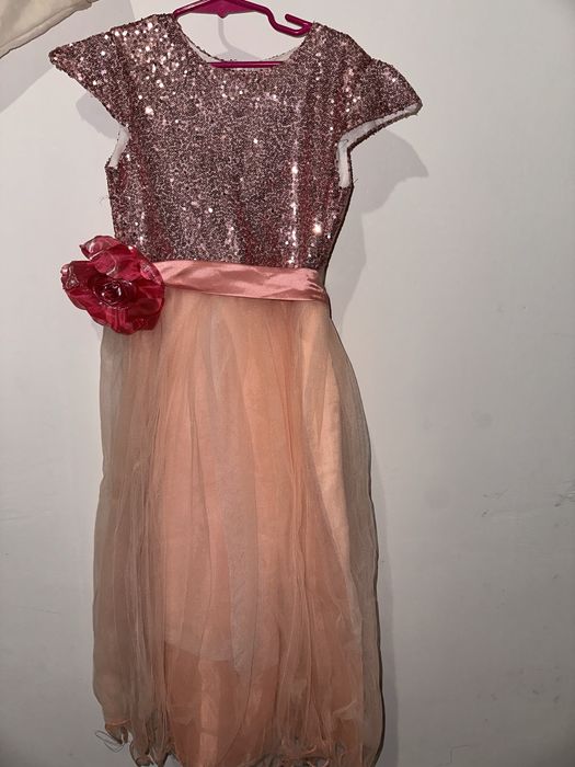 Продаю вещи все вместе отдам есть новые