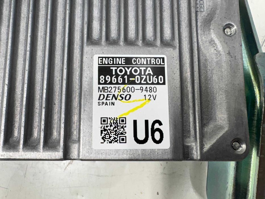 Контролен модул Тойота Аурис II Контролер на двигателя