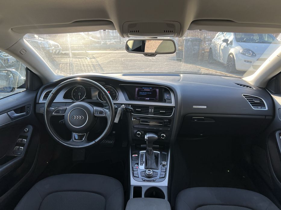 Audi A5 2.0TDI spotrback Quattro .
