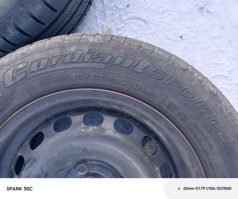 Продам комплект резины