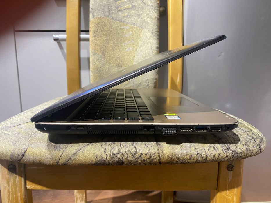 ASUS intel core i3 Skylake/Nvidia GeForce