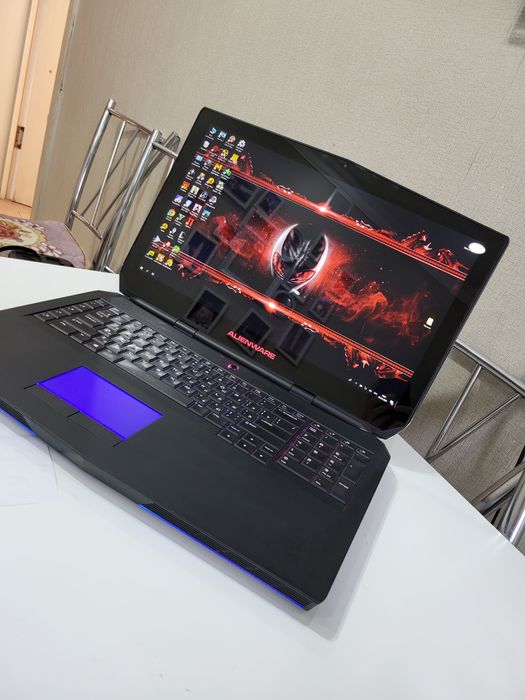 Мощный игровой ноутбук Alienware