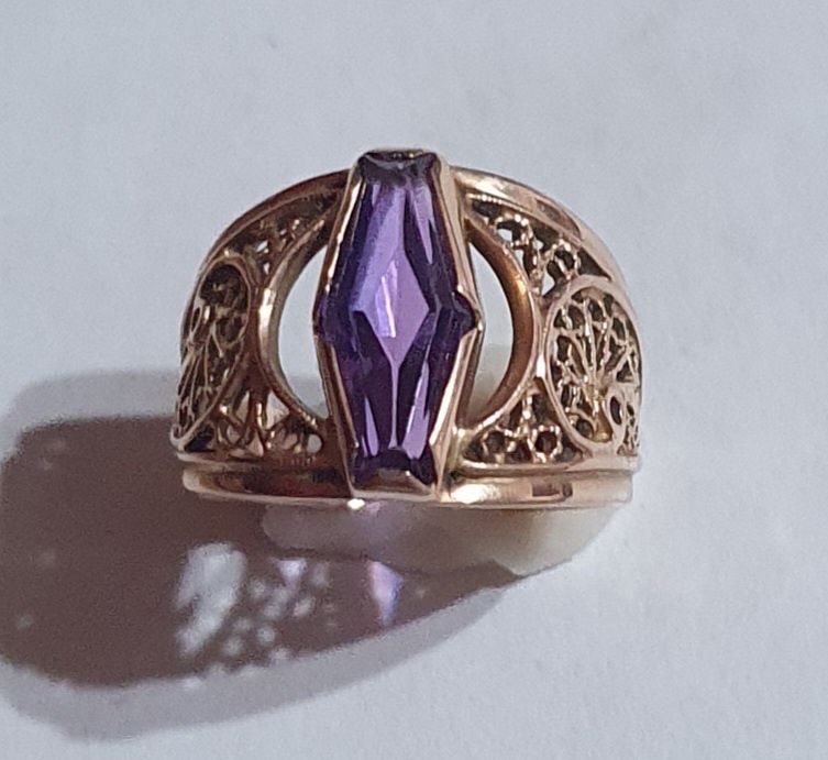 Кольцо   золотое.