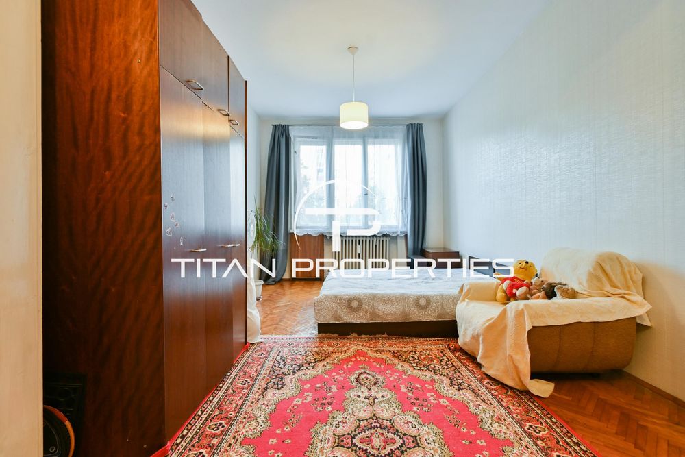 Продава се Тристаен апартамент в София, Център - 88 кв.м за 2955 €/кв.м - Снимка #2