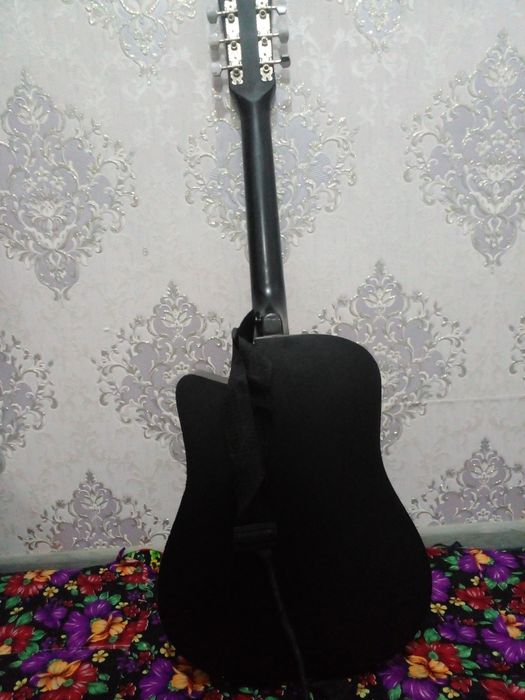 Gitara sotiladi srochna