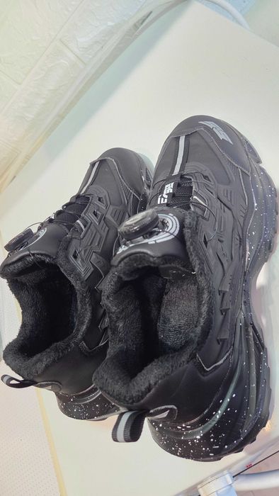 Маратонки с автоматични връзки