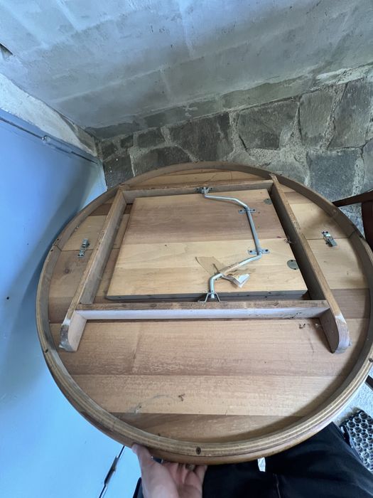 Masă de lemn extensibilă