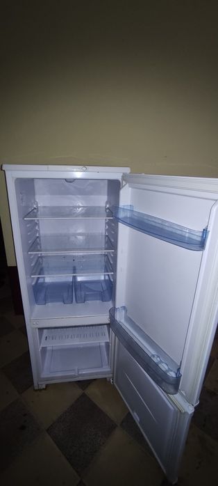 Холодильник арзон нархда сотилади