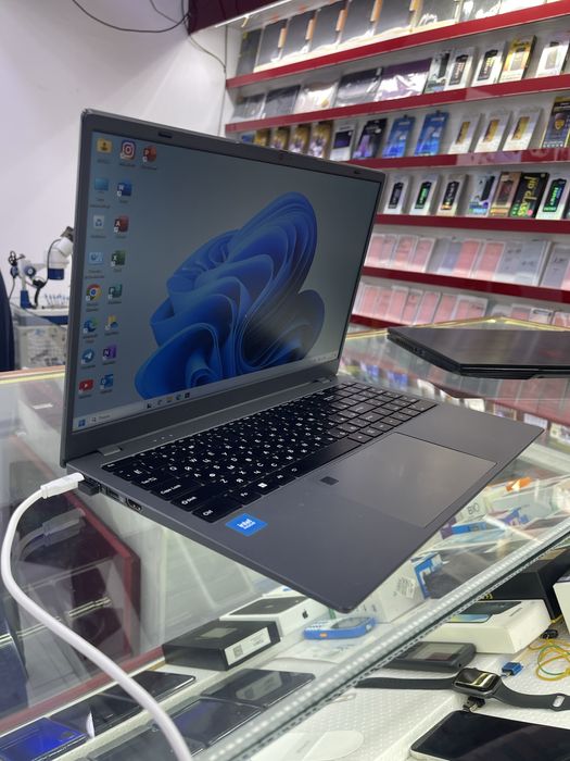 Notebook Intel 16 ga 512 talik