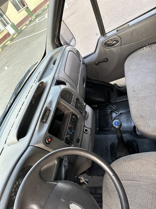 Vand  carosata pret 3000 euro Negociabil