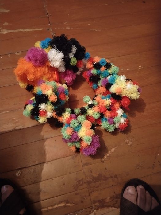 Детскии конструктор -липучка