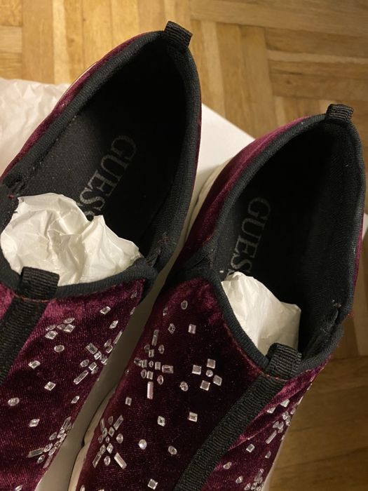 Кадифени Обувки Guess