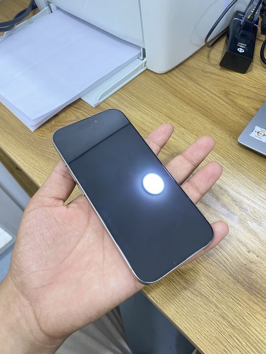Iphone 15 pro  holati ideal usta kurmagan