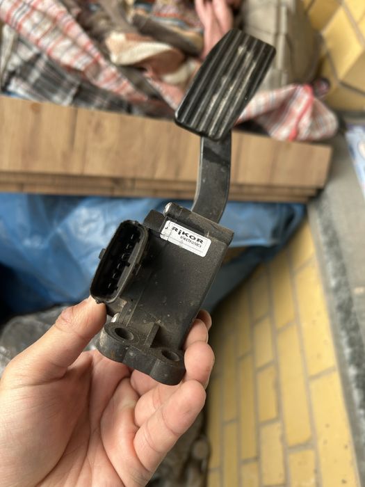 Педаль электронный газ приора