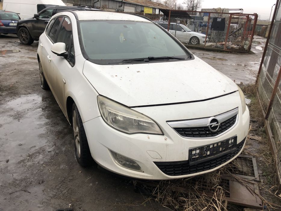 Piese din dezmembrari Opel Astra J combi 1.7cdti A17DTR