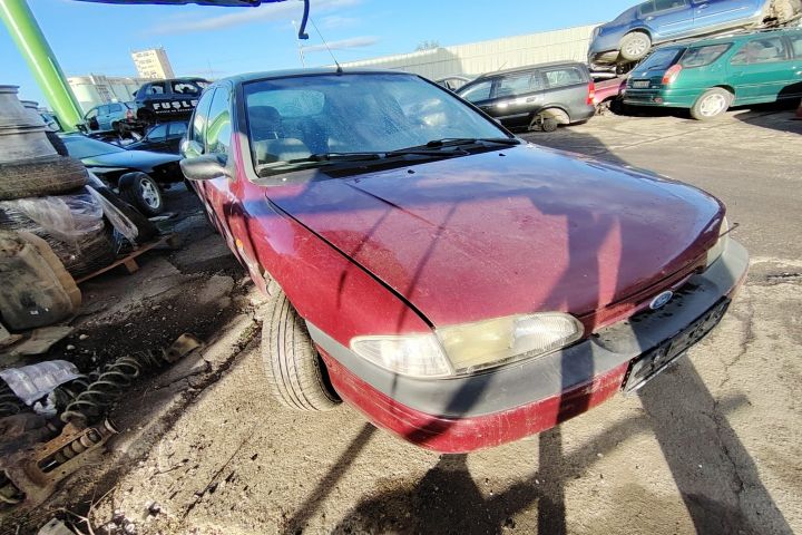 Lampa semnalizare pe aripa fata dreapta Ford Mondeo 1992