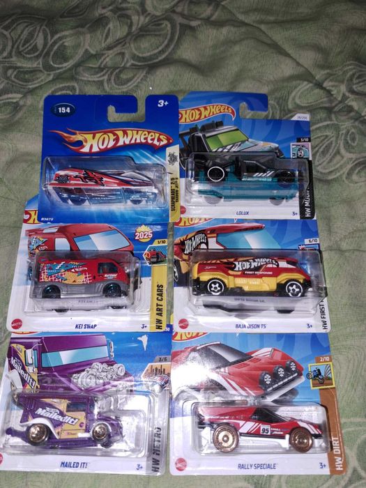 Малки колички 1:64