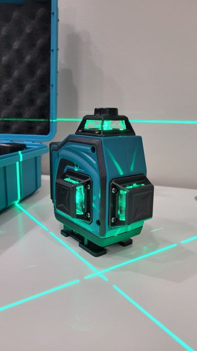 Лазерный уровень нивелир.