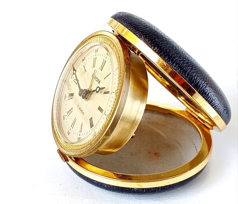 Немски туристически часовник -будилник в кожена табакера