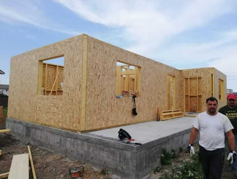 Casa Modulara, Garaje Auto, Containere din panou sandwich termoizolant