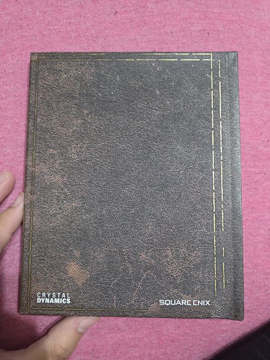 Vând joc Rise of The Tomb Raider ediție specială cu artbook pentru ps4