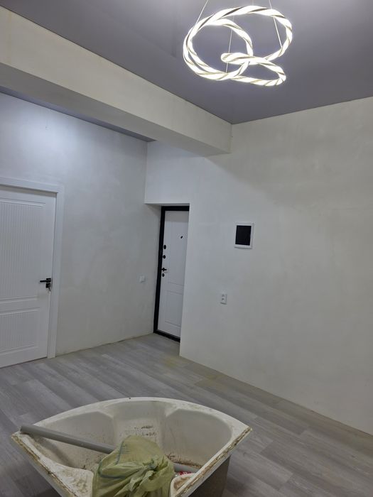 4 etajdan 85 kv li 3 xonali kvartira sotiladi