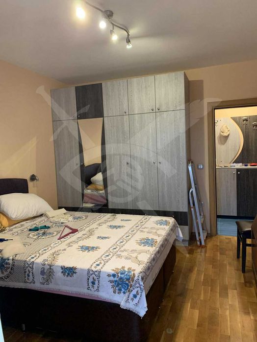 Продава се Четиристаен апартамент в Варна, Колхозен пазар - 100 кв.м за 2400 €/кв.м - Снимка #1