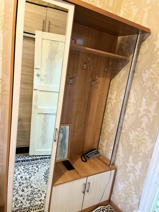 Продается шкаф для прихожей