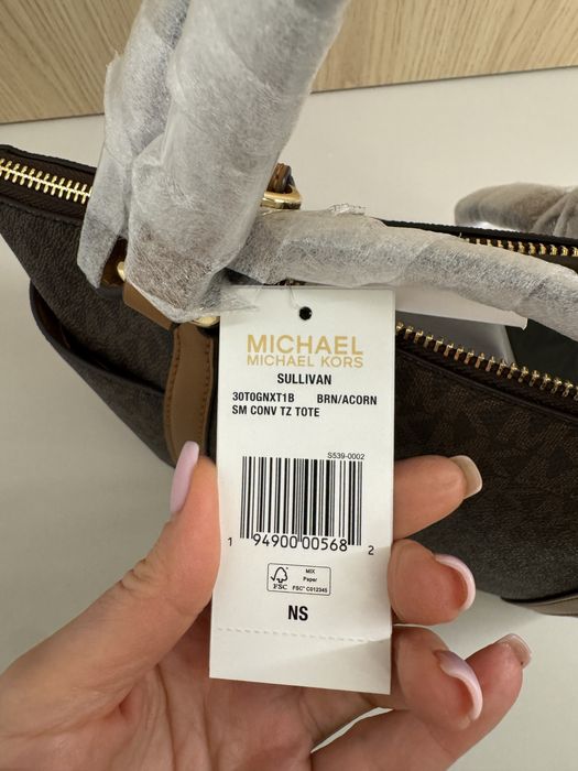 Geanta NOUA Michael Kors Voyager Small