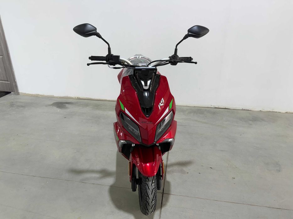 Scuter Breckner R9 visiniu gri 125 CU PERMIS pe benzina Agramix