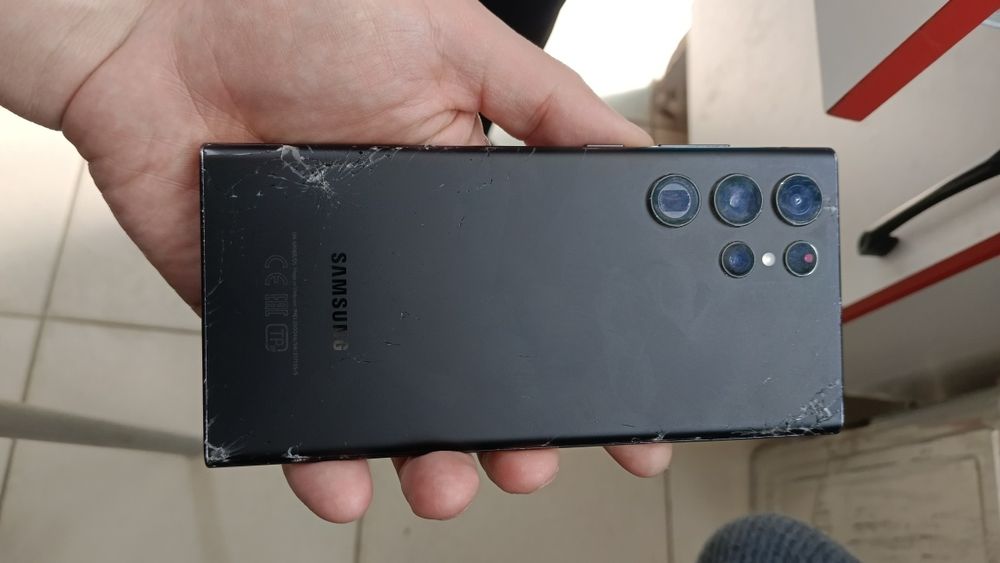 Самсунг с 22ультра. Плата да ремонт болған