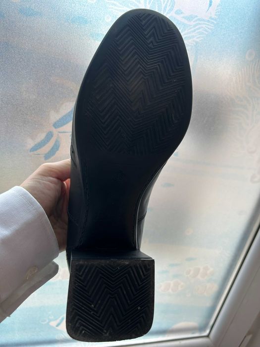 Елегантни дамски обувки от естествена кожа