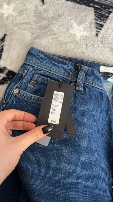 Blugi river island cu eticheta evazati