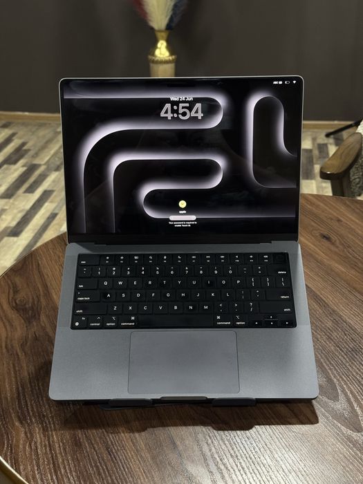Macbook Pro M1 14inch 32/512