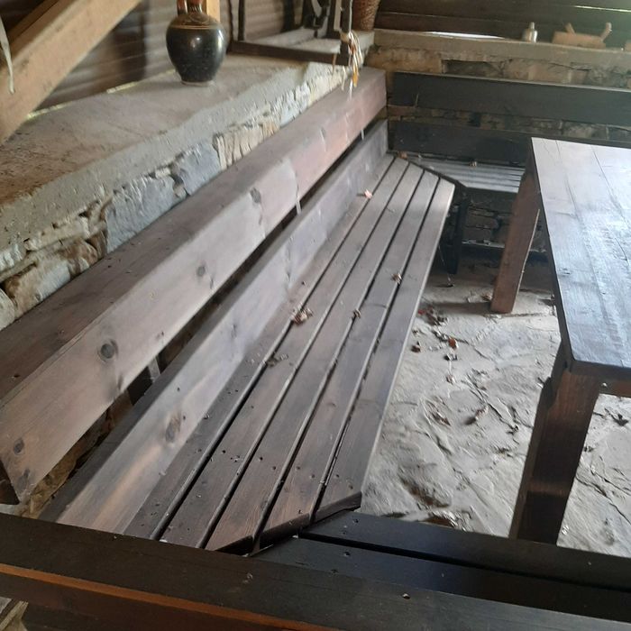 Продавам маса и пейки