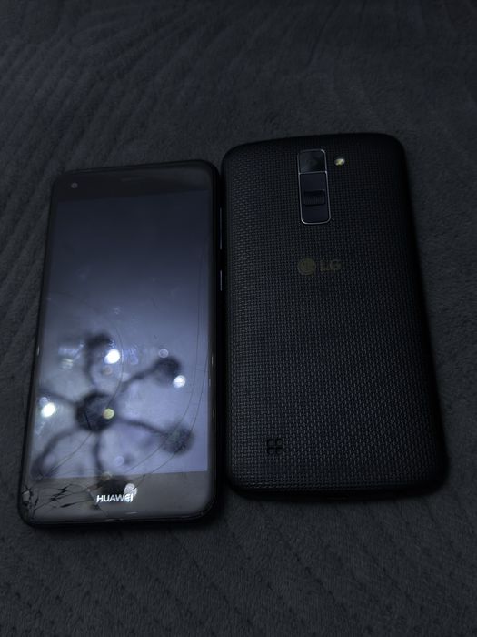 Телефон Huawei 7.0 и LG