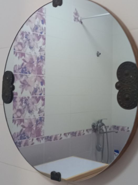 Зеркало круглое.