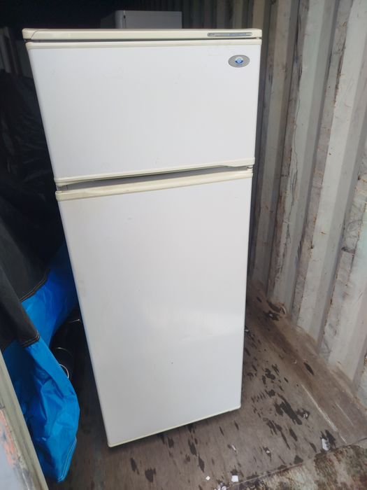 Продам холодильник