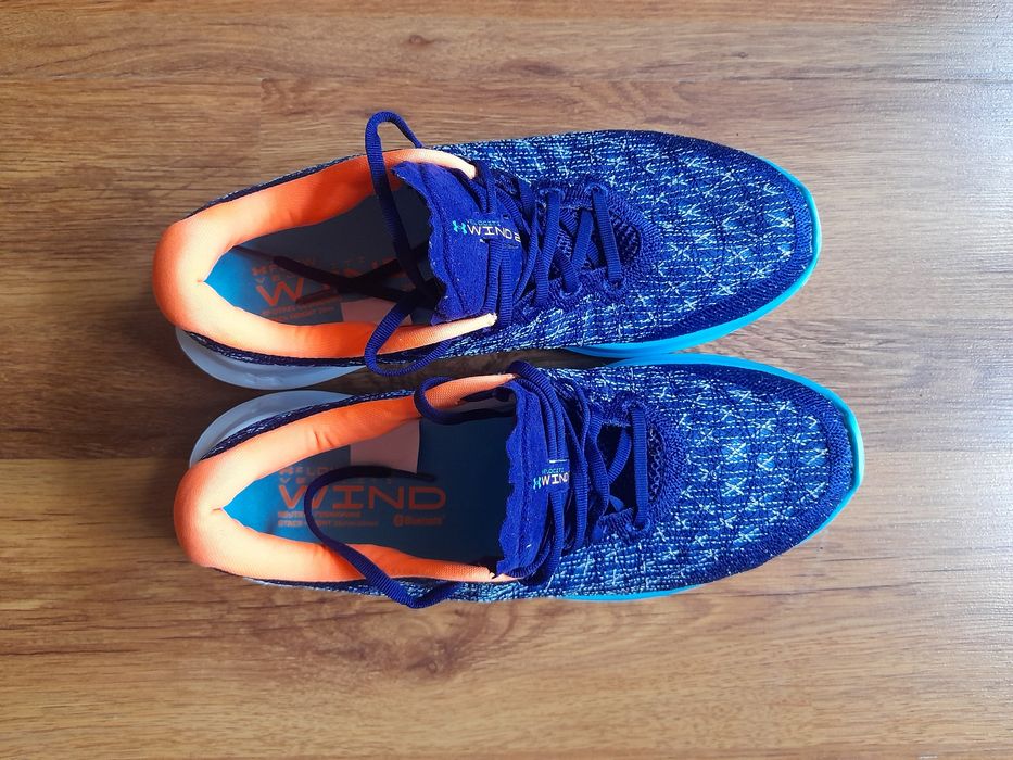 Under armour маратонки 43 номер.