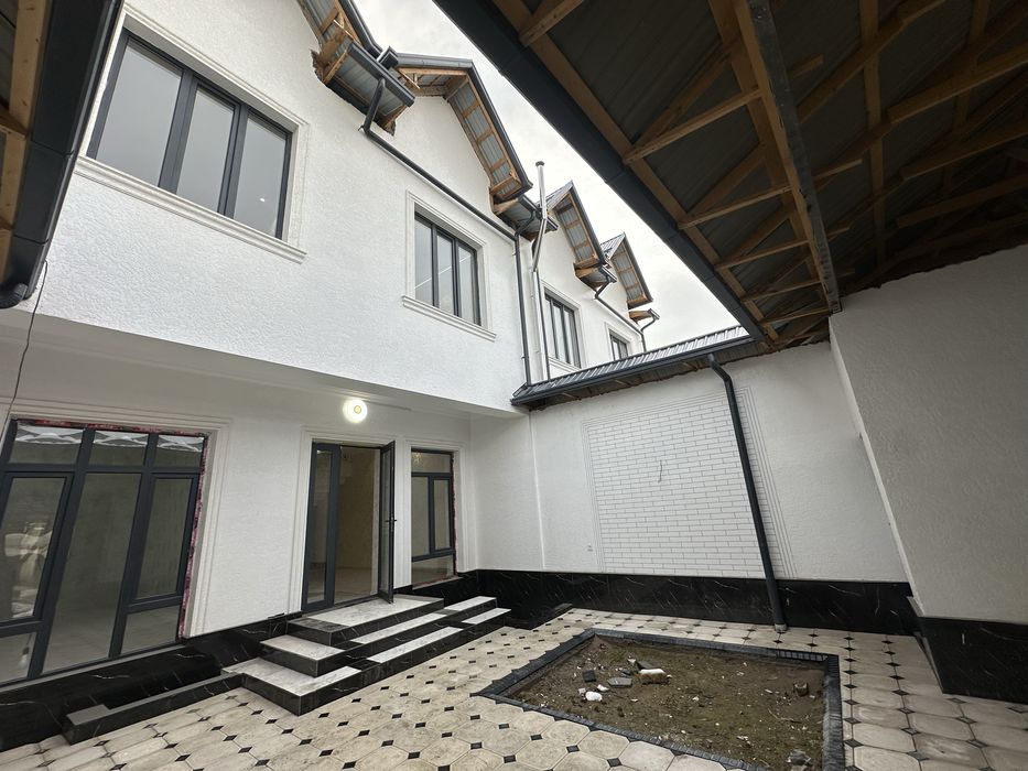 Коттедж сотилади 2 сотихли Учтепа Котта Кани