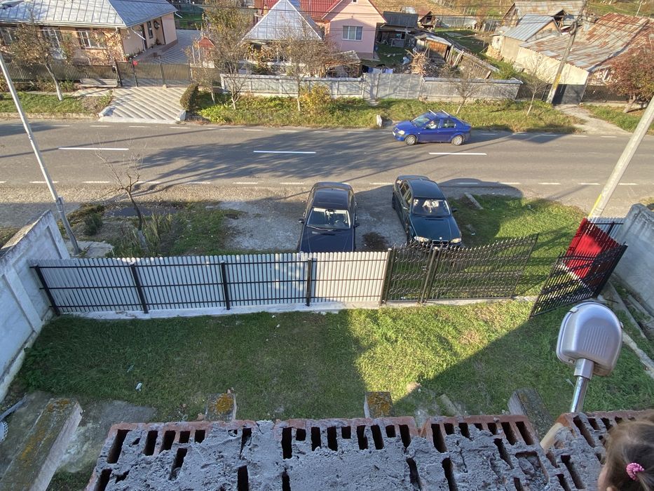 Constructie la rosu pretabil pentru Azil/pensiune 23 camere duble