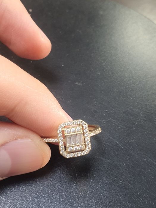 Златен дамски пръстен 2.5гр. 585/14к.