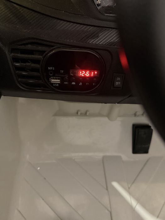 Masinuta copii BMW X6 electric - baterii noi