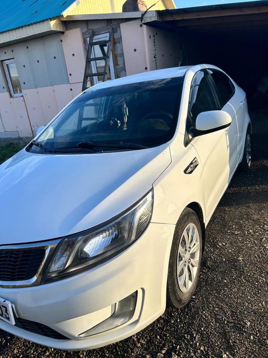 Продам машину Киа механика