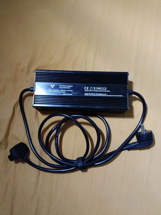 Battery charger litiu ion