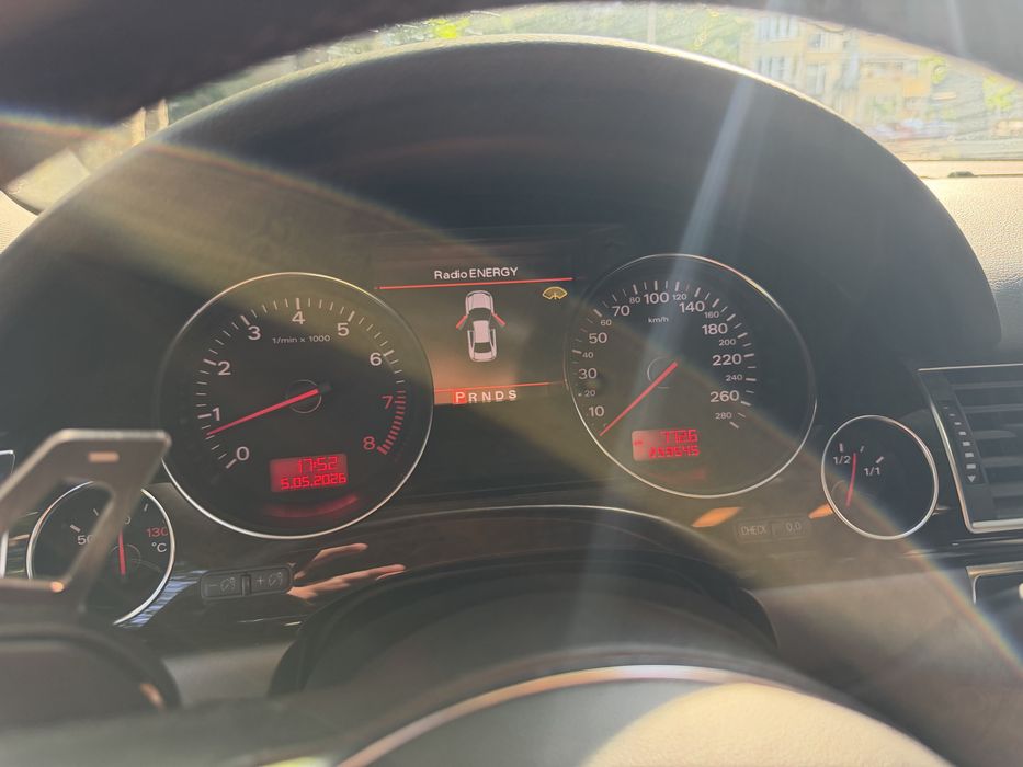 Audi a8  4.2 бензин 2004 година